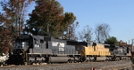 NS 2560 leads a UP unit southbound